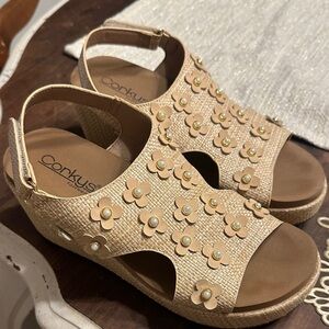 Corkys Women's Beige Floral Embellished Sandals